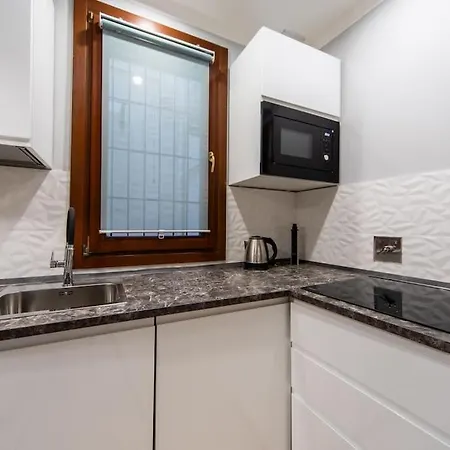 Bilocale Design In Centro Storico Apartment